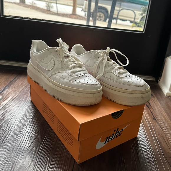 Nike platform sneakers - Picture 2 of 5